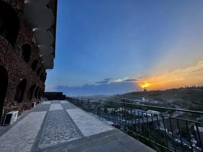 The Hill Guest House - 15