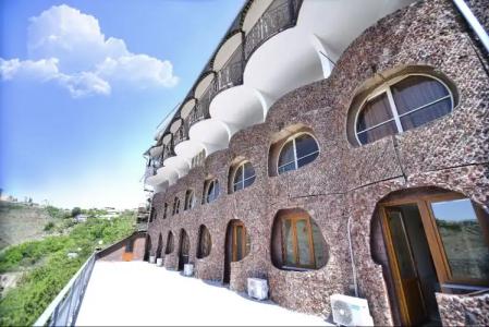 The Hill Guest House - 10