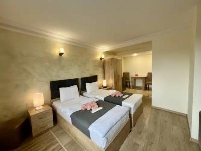 The Hill Guest House - 8