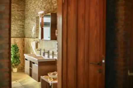 EPHESUS  RETREAT - 7