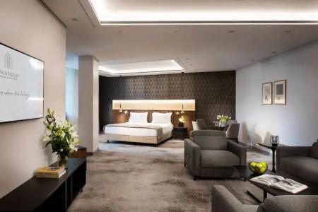 Kings Valley Medical & Spa - 86