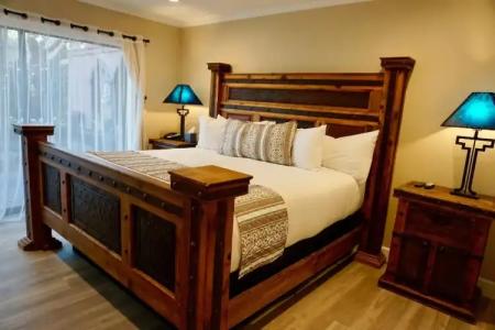 Lantern Light Inn - Romantic Getaway - 36