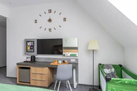 Stantsiya Premyer S12 - 8