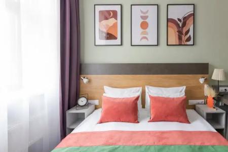 Stantsiya Premyer S12 - 1