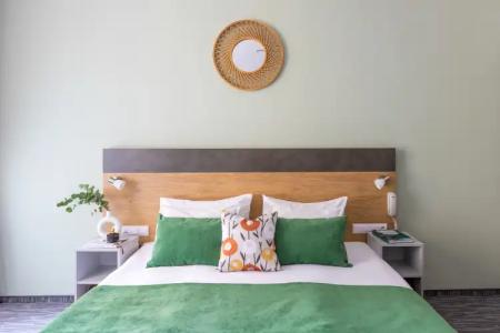 Stantsiya Premyer S12 - 10