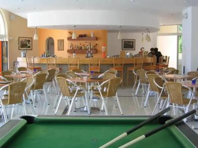 Summerland & Bungalows - 12