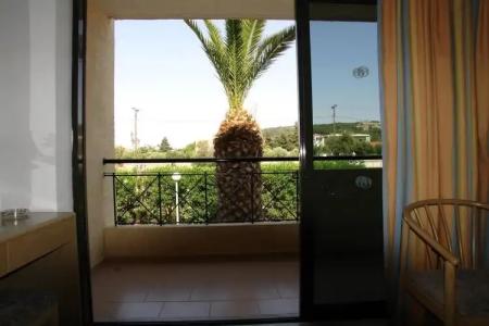 Summerland & Bungalows - 6