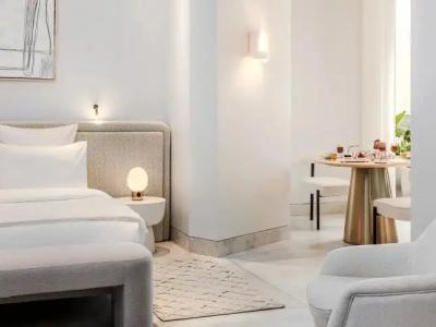 The Dolli at Acropolis, A to Live - 87