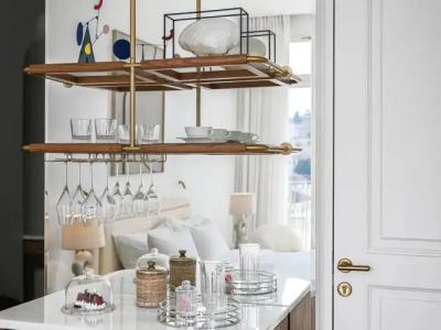 The Dolli at Acropolis, A to Live - 90