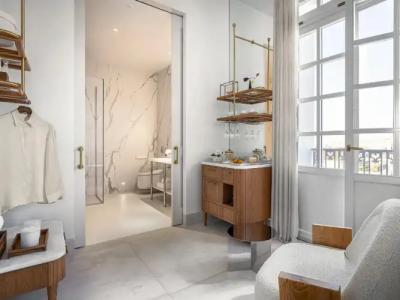 The Dolli at Acropolis, A to Live - 109