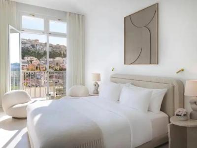 The Dolli at Acropolis, A to Live - 92