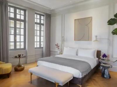 The Dolli at Acropolis, A to Live - 156