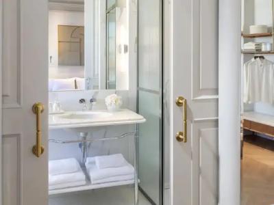 The Dolli at Acropolis, A to Live - 158