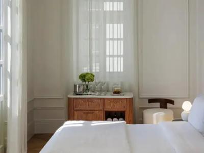 The Dolli at Acropolis, A to Live - 123