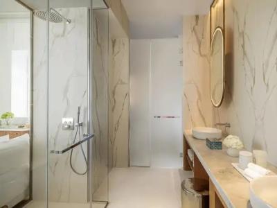 The Dolli at Acropolis, A to Live - 164