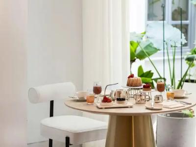 The Dolli at Acropolis, A to Live - 43