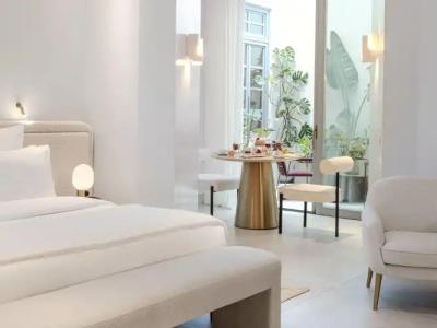 The Dolli at Acropolis, A to Live - 38