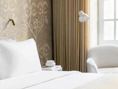 The Dolli at Acropolis, A to Live - 72