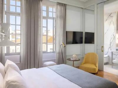 The Dolli at Acropolis, A to Live - 157