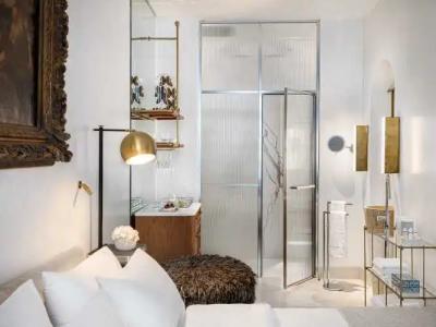 The Dolli at Acropolis, A to Live - 149