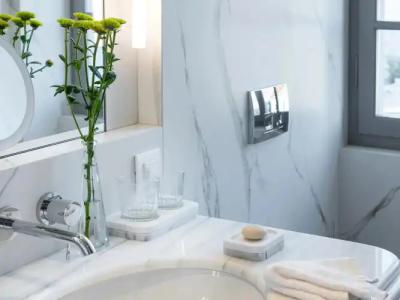 The Dolli at Acropolis, A to Live - 105