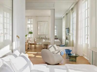 The Dolli at Acropolis, A to Live - 167