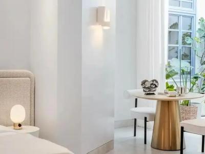 The Dolli at Acropolis, A to Live - 86