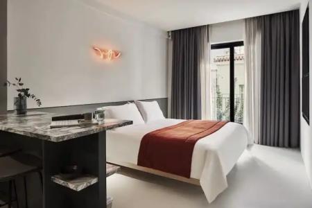 The Newel Metaxourgeio - 68