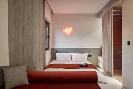 The Newel Metaxourgeio - 19