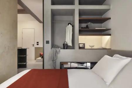 The Newel Metaxourgeio - 81