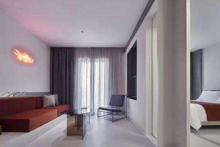 The Newel Metaxourgeio - 82