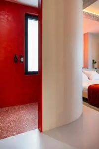 The Newel Metaxourgeio - 91