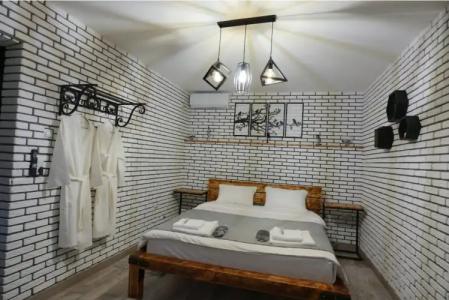 Art House Mini-Hotel - 41