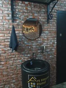 Art House Mini-Hotel - 7