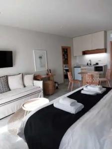 Chapter 02 Gallery Suites - 122