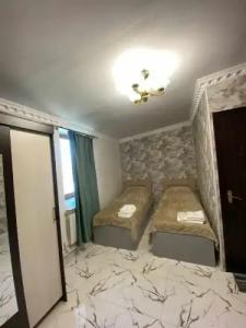 Layros & Andersen - 7