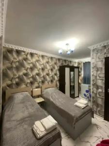 Layros & Andersen - 79