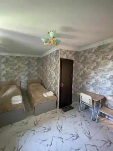 Layros & Andersen - 39