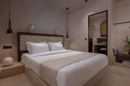 Meroviglia Boutique - 44