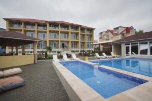 Zolotoy lev Hotel, Pishchane
