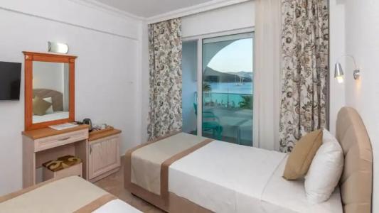 Contess By Faros - 62