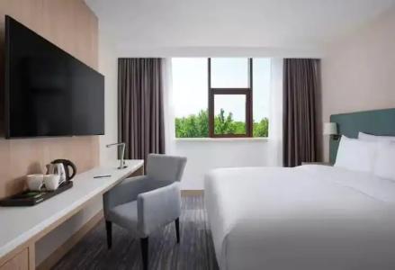 DoubleTree by Hilton - 60