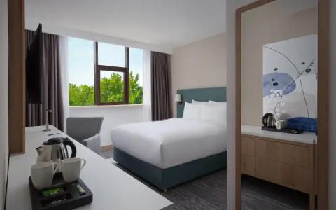 DoubleTree by Hilton - 69