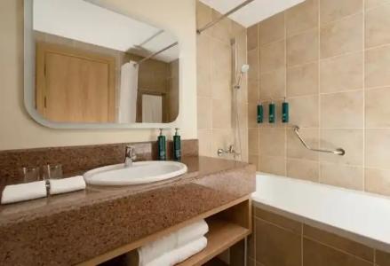 DoubleTree by Hilton - 62