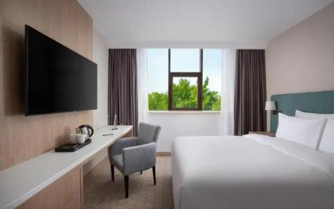 DoubleTree by Hilton - 53