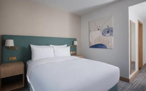 DoubleTree by Hilton - 71