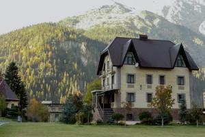 Arkhar Guest House, Dombay