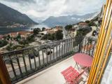 Deluxe Double Room with Side Sea View
