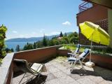 1 Bedroom Apartment with lake view