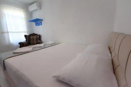 Ayvalik Pansiyon - 1